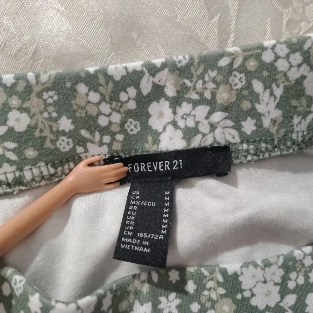 Forever 21 Sage Green Floral Stretchy Mini Skirt Skater Ditsy Flower Size M